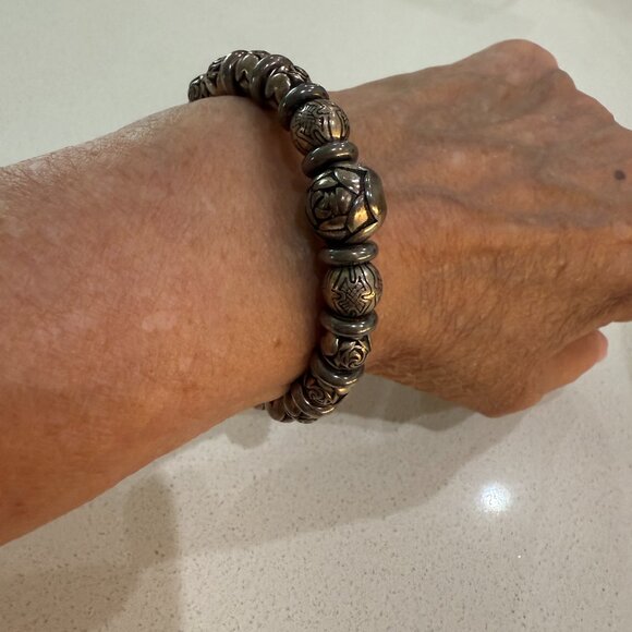 Vintage Metallic Rosette Bead Bracelet - Picture 6 of 8